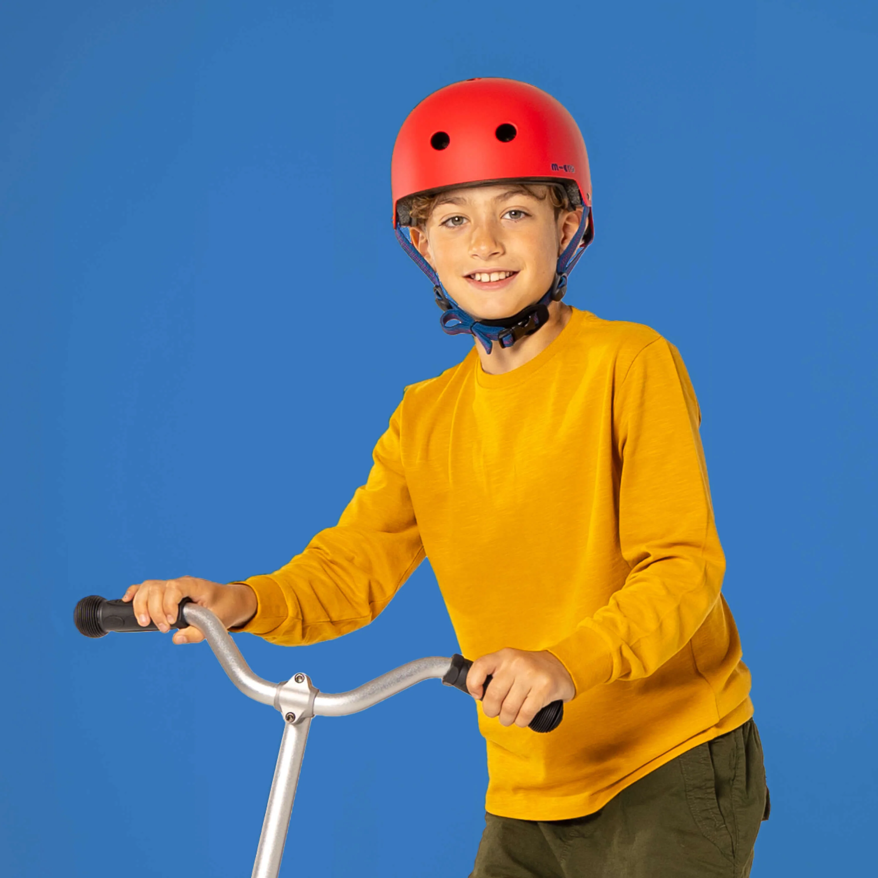 Plain Helmet for Bikes and Scooters: Red - Image 3