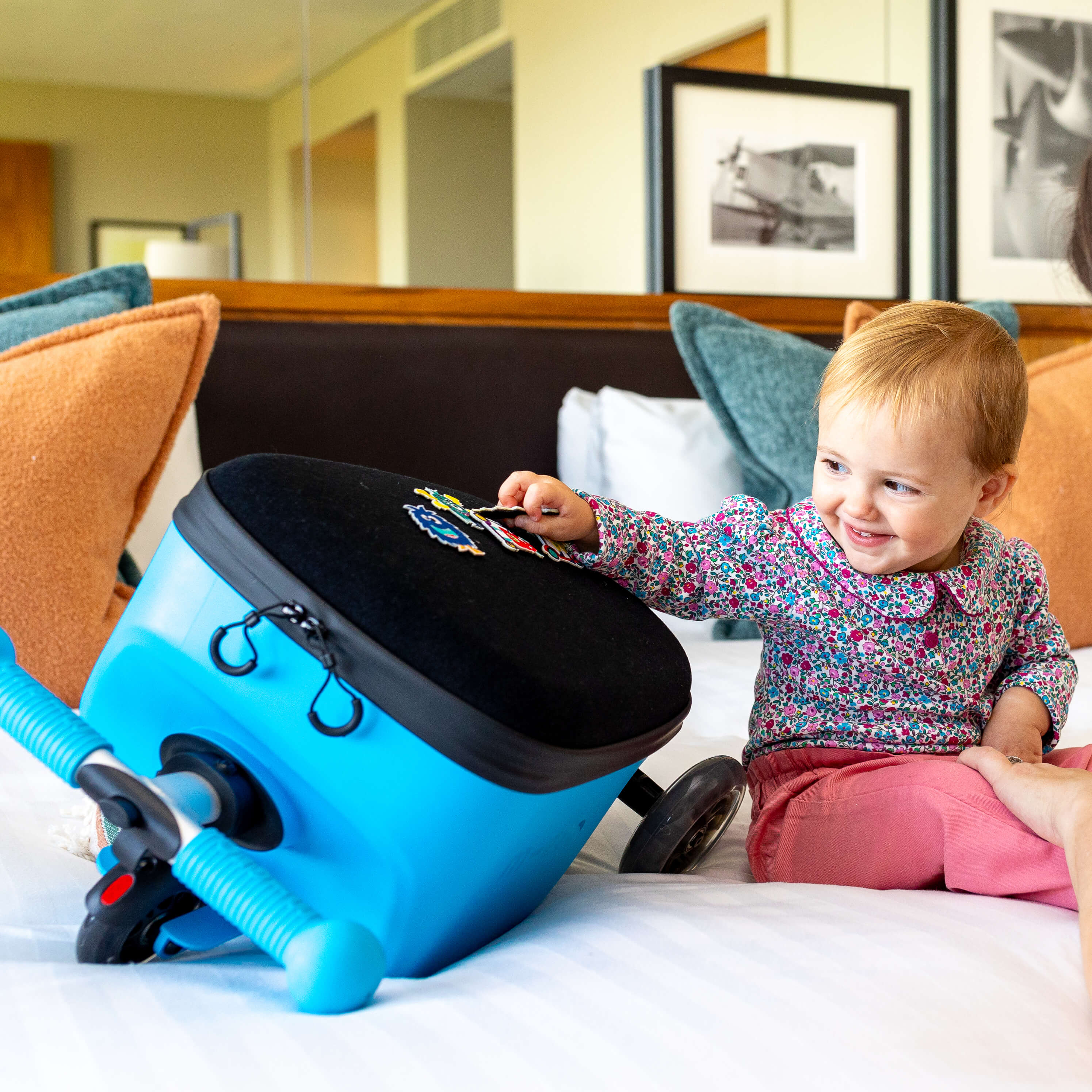 Mini Micro LED Luggage: Blue - Image 4
